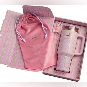 The Stanley x LoveShackFancy Quencher | 40 OZ - Blooming Heirloom